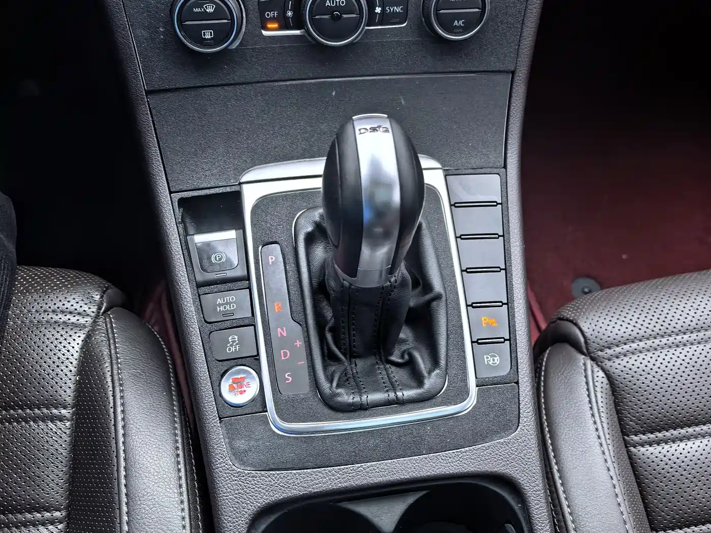 Volkswagen FAW-Volkswagen CC 2016 Model 1.8TSI Luxury фото 9