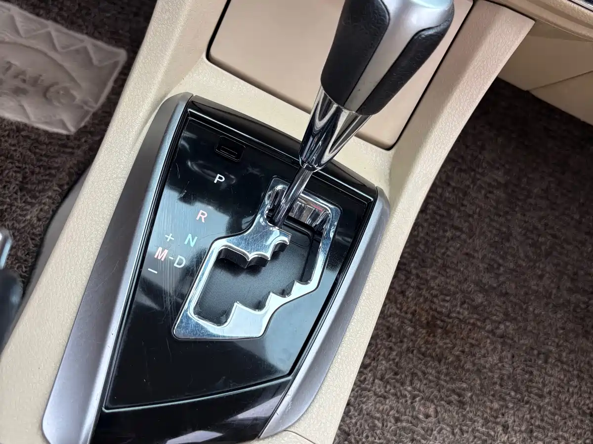 Toyota Corolla 2014 1.6L CVT GL фото 13