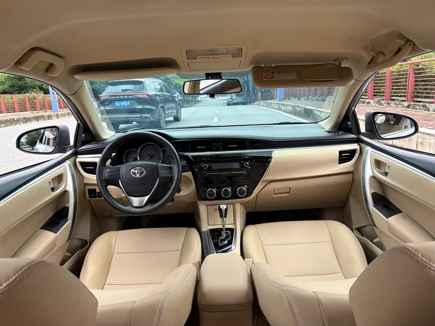 Toyota Corolla 2014 1.6L CVT GL фото 16