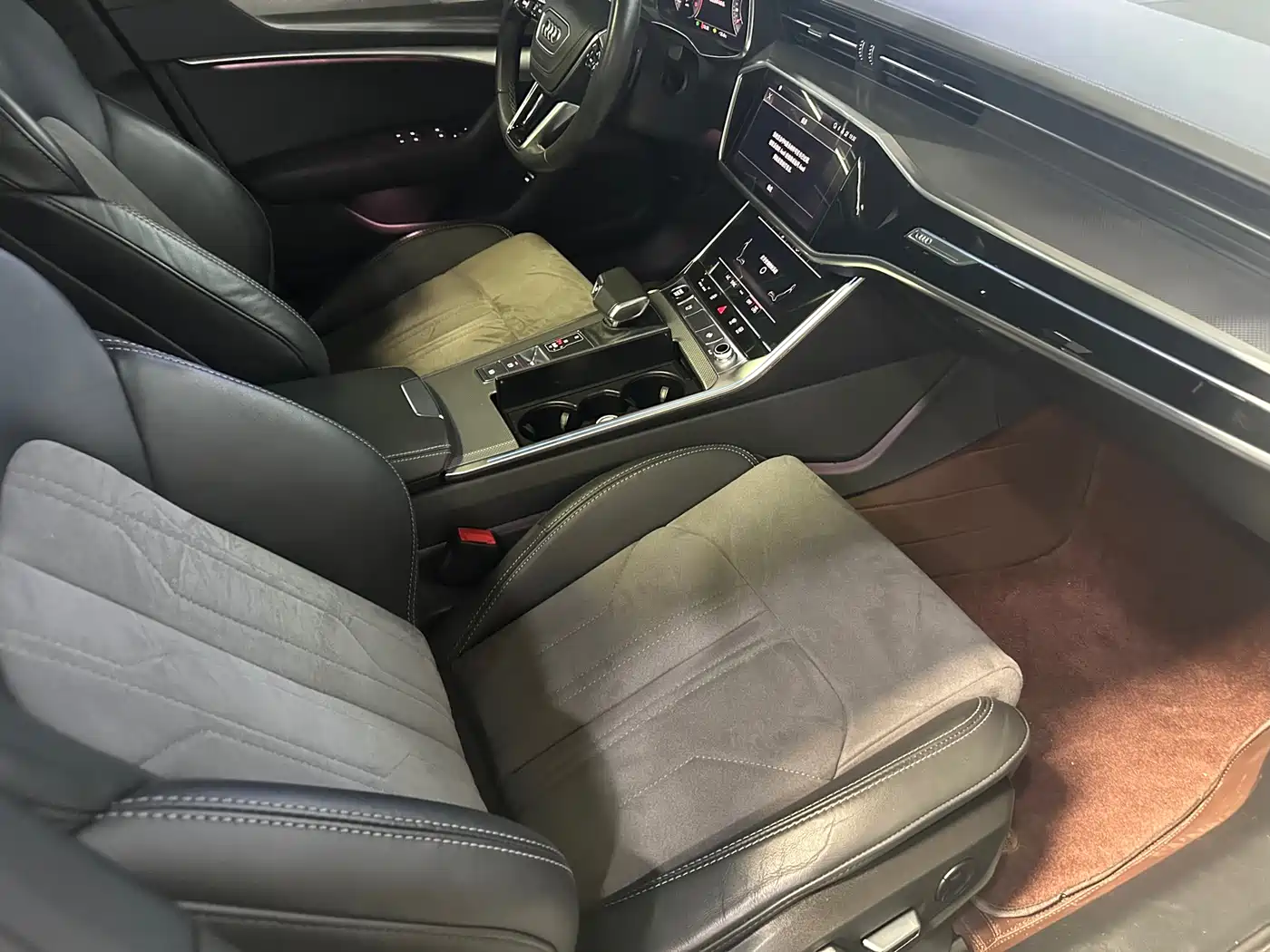 Audi A6L 2023 45 TFSI Premium Selection Elegance фото 14