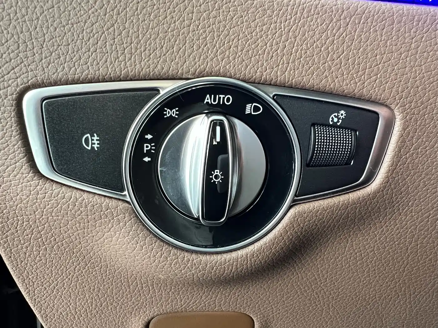 Mercedes-Benz E-Class 2020 Facelift E 300 L Exclusive фото 29