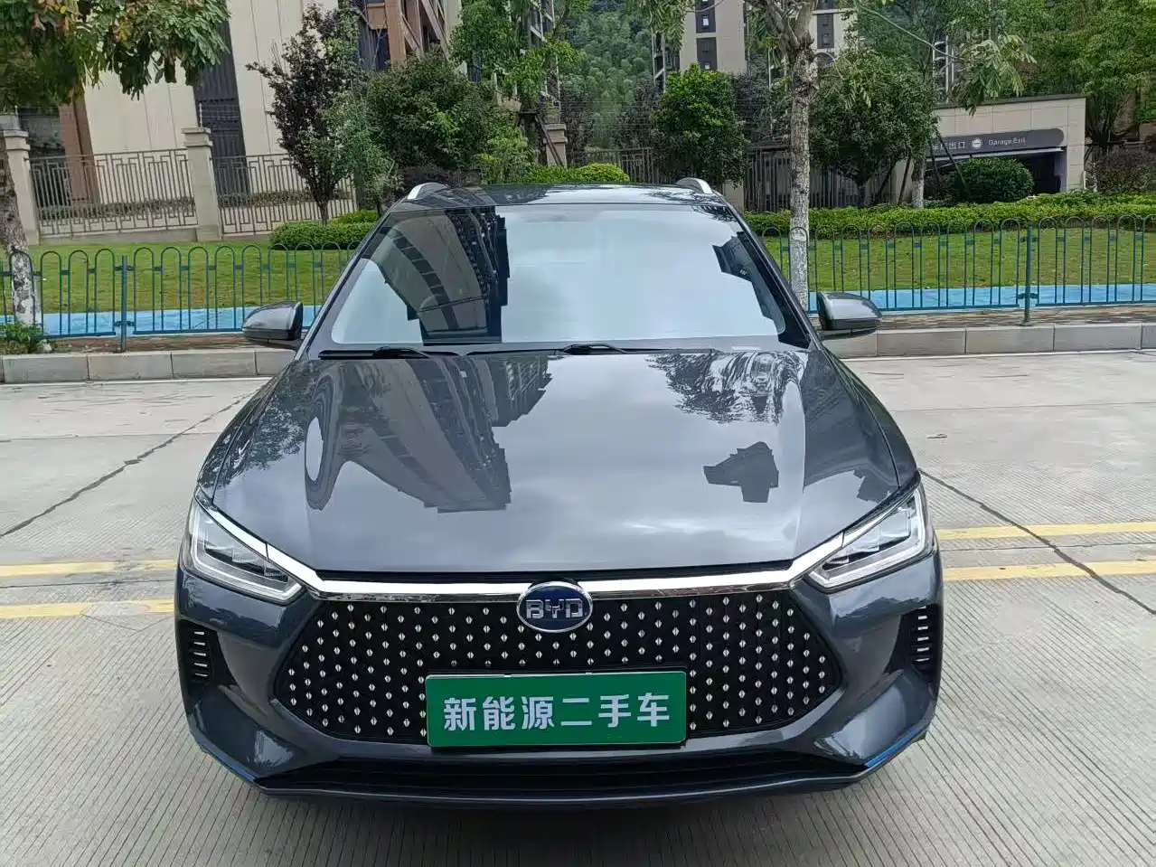 BYD E2