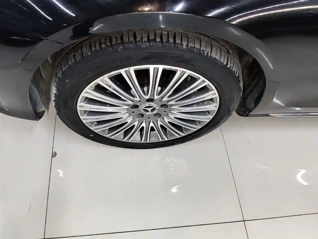 Mercedes-Benz E-Class 2020 E 300 L Luxury Model фото 23