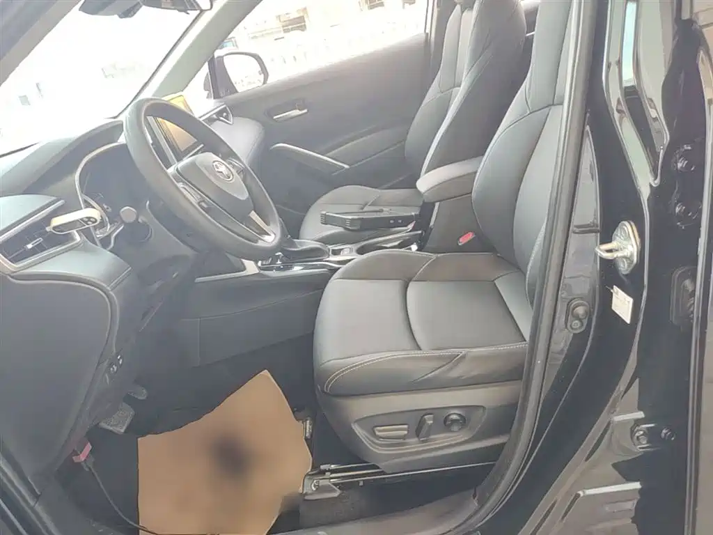 Toyota Frontlander 2022 2.0L CVT Luxury Edition фото 15