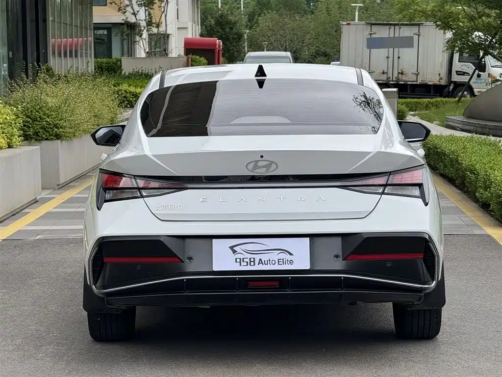 Hyundai Elantra 2023 1.5L CVT GLX Elite Edition фото 10