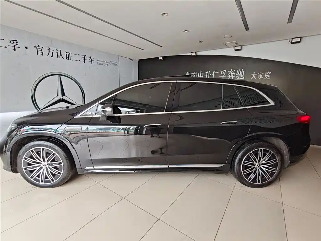 MERCEDES-BENZ EQS SUV