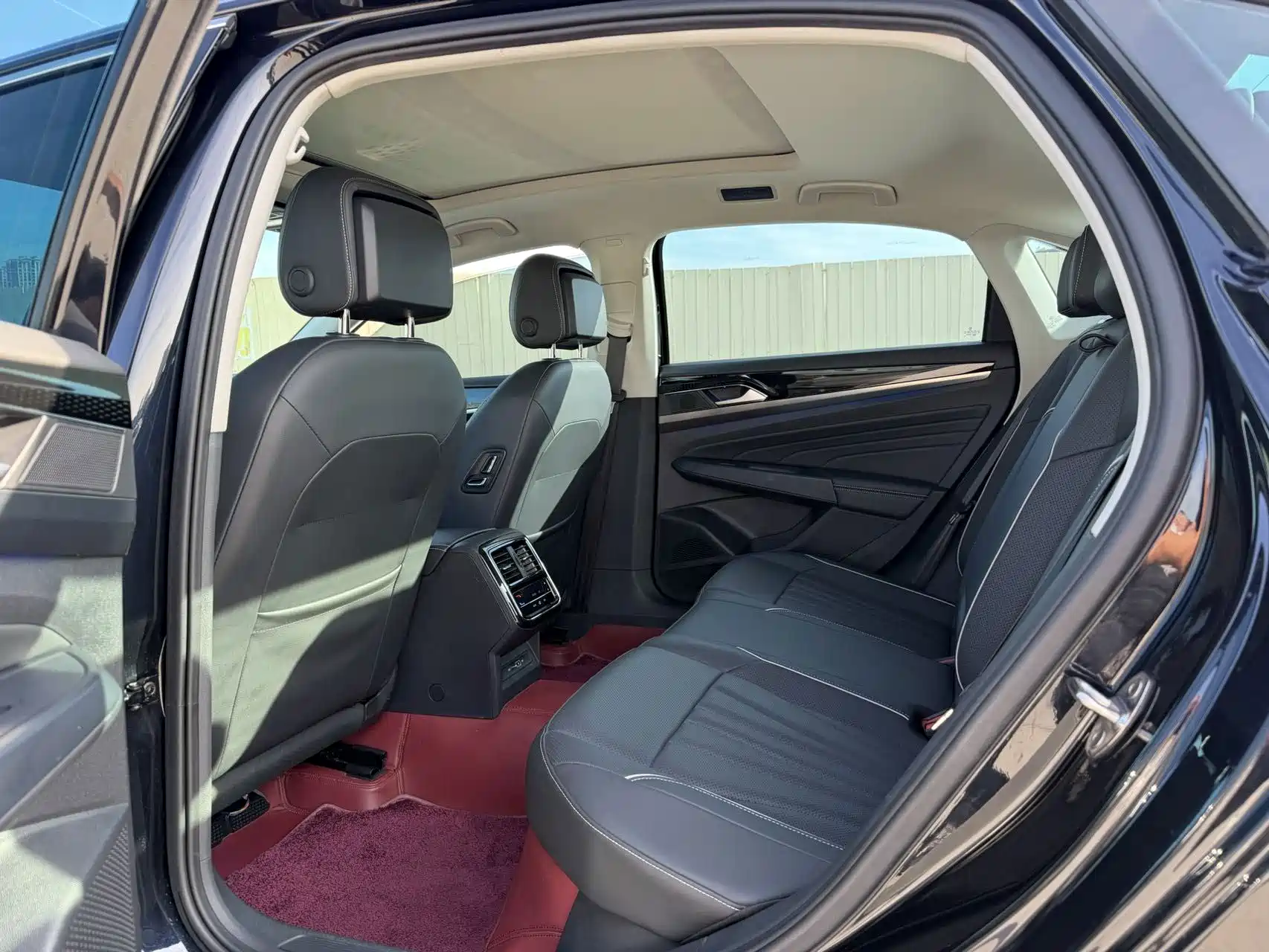 Photo 9 - Volkswagen Passat