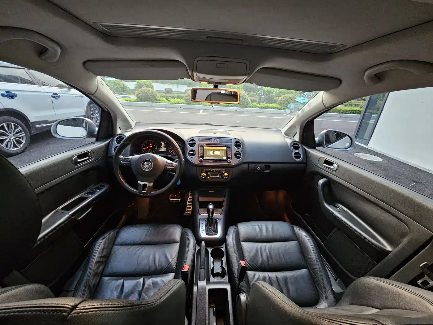 Volkswagen Golf (Import) 2011 1.4TSI Cross Golf фото 6