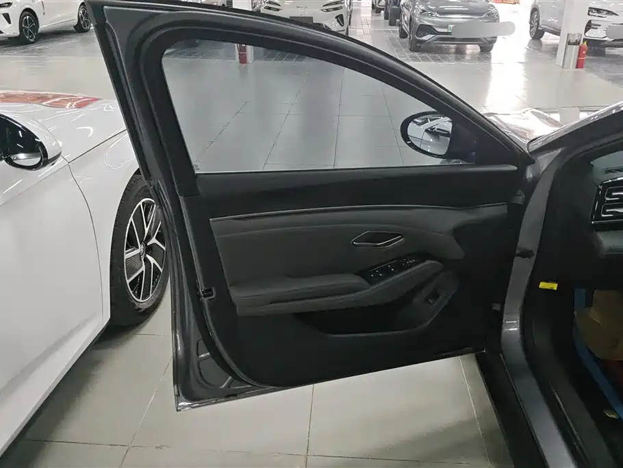 BYD Qin L 2024 DM-i 80KM Superior фото 7