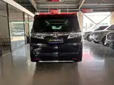 Фото 5 - Toyota Vellfire