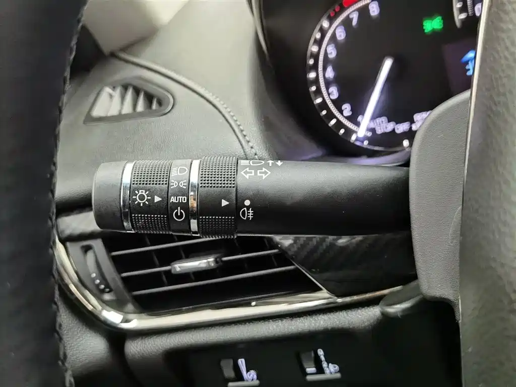 Cadillac ATS-L 2017 28T Technology фото 21