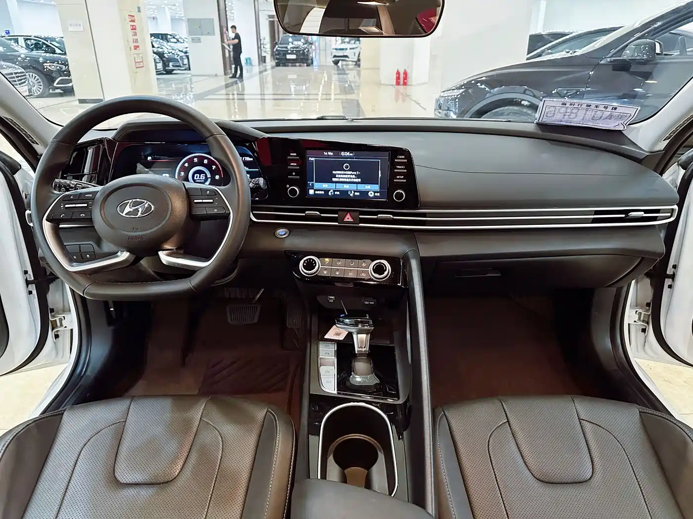 Hyundai Elantra 2022 1.5L CVT GLX Elite Edition фото 8