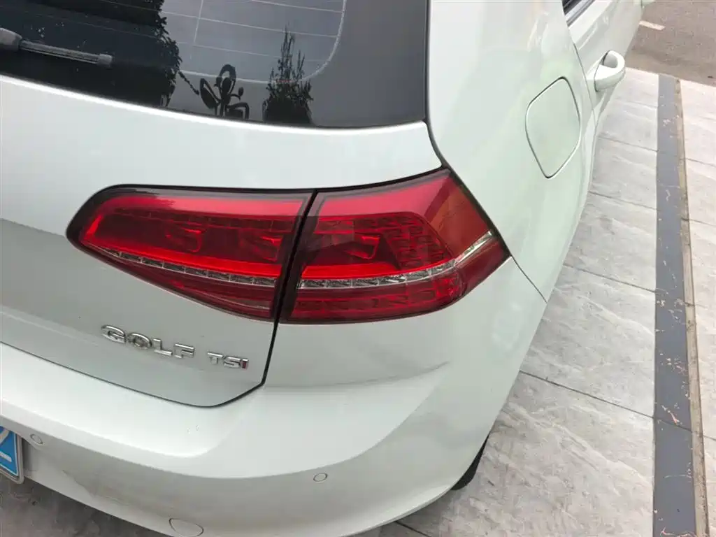 Volkswagen Golf 2016 230TSI Automatic Comfort фото 8