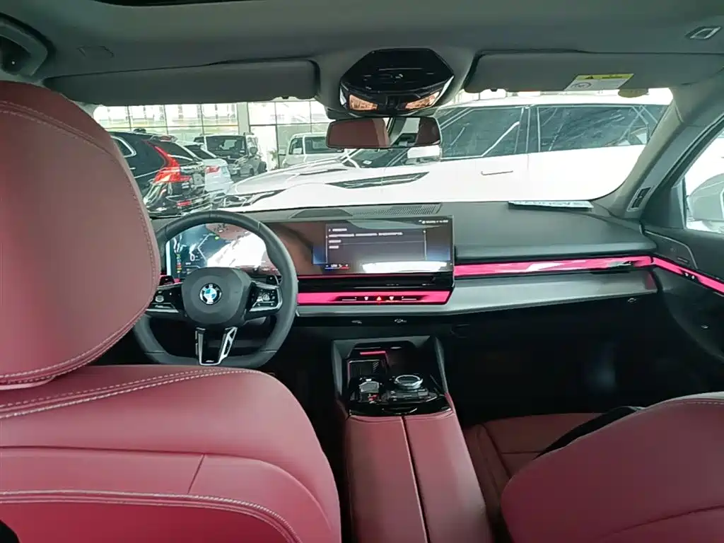 BMW 5 Series 2024 530Li xDrive M Sport Package фото 10