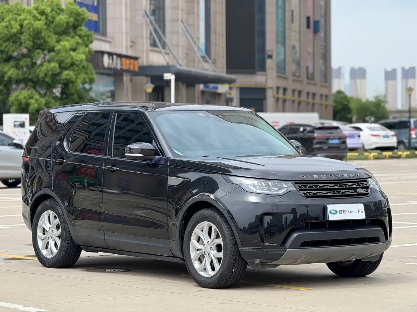 Land Rover Discovery 2017 3.0 SC V6 SE фото 3