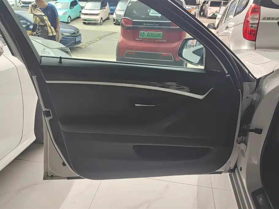 BMW 5 Series 2017 525Li Luxury Design Package фото 7