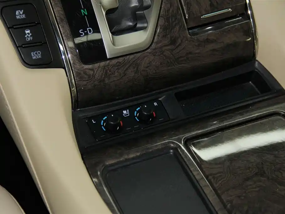 Toyota Alphard 2021 Hybrid 2.5L Premium фото 19