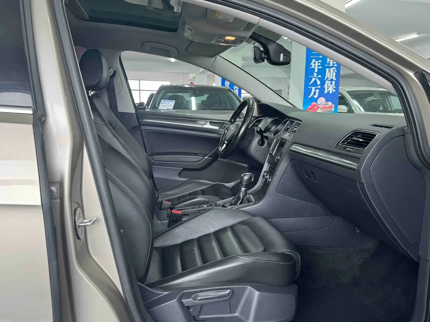 Volkswagen Golf 2016 230TSI Automatic Luxury фото 4