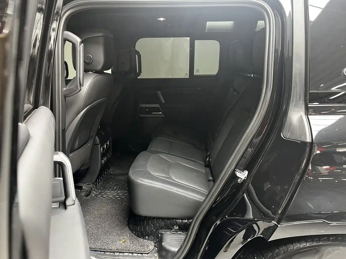 Land Rover Defender 2024 110 3.0T P400 X-DYNAMIC HSE фото 13