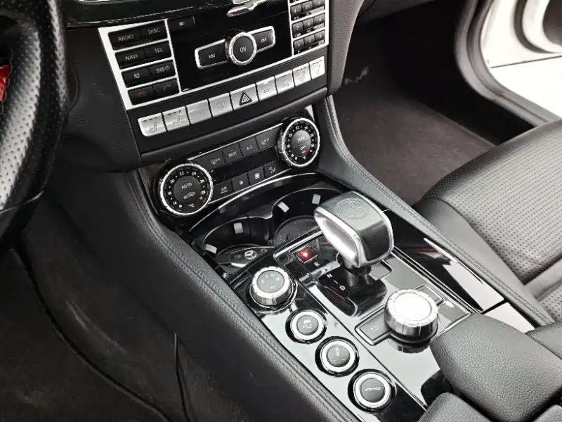 Mercedes-Benz CLS AMG 2012 AMG CLS 63 фото 10