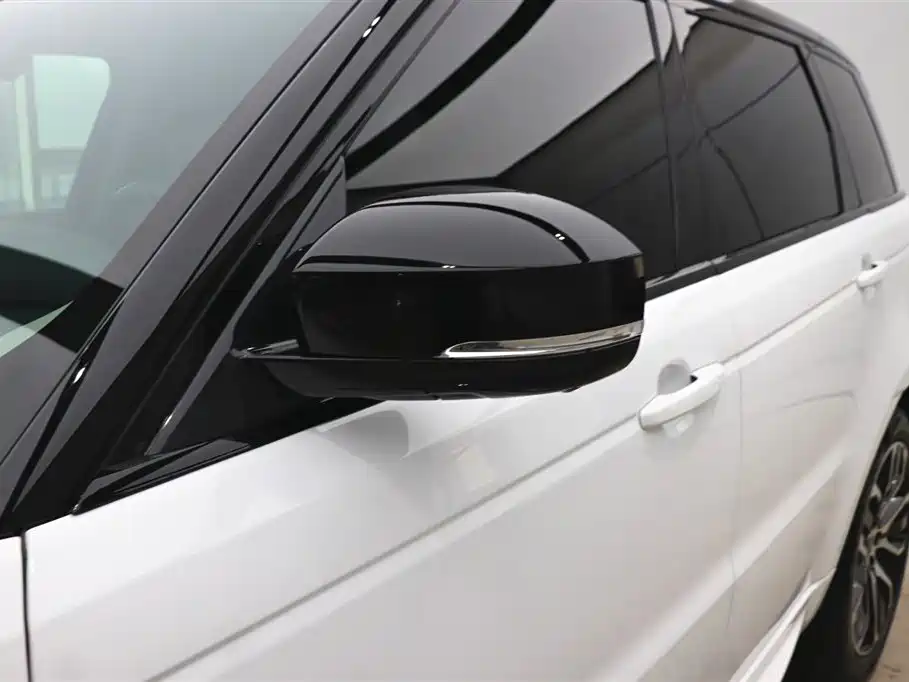 Land Rover Range Rover Sport 2021 3.0 L6 Gloss Black Edition фото 29