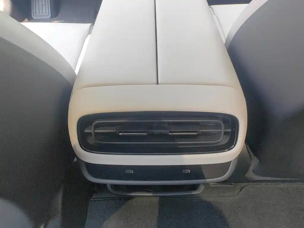 Xiaomi Auto Xiaomi SU7 2024 RWD Ultra Long Range Advanced Smart Driving Pro Edition фото 11