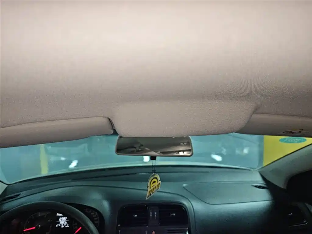 Volkswagen Polo 2016 1.4L Automatic Trend фото 18