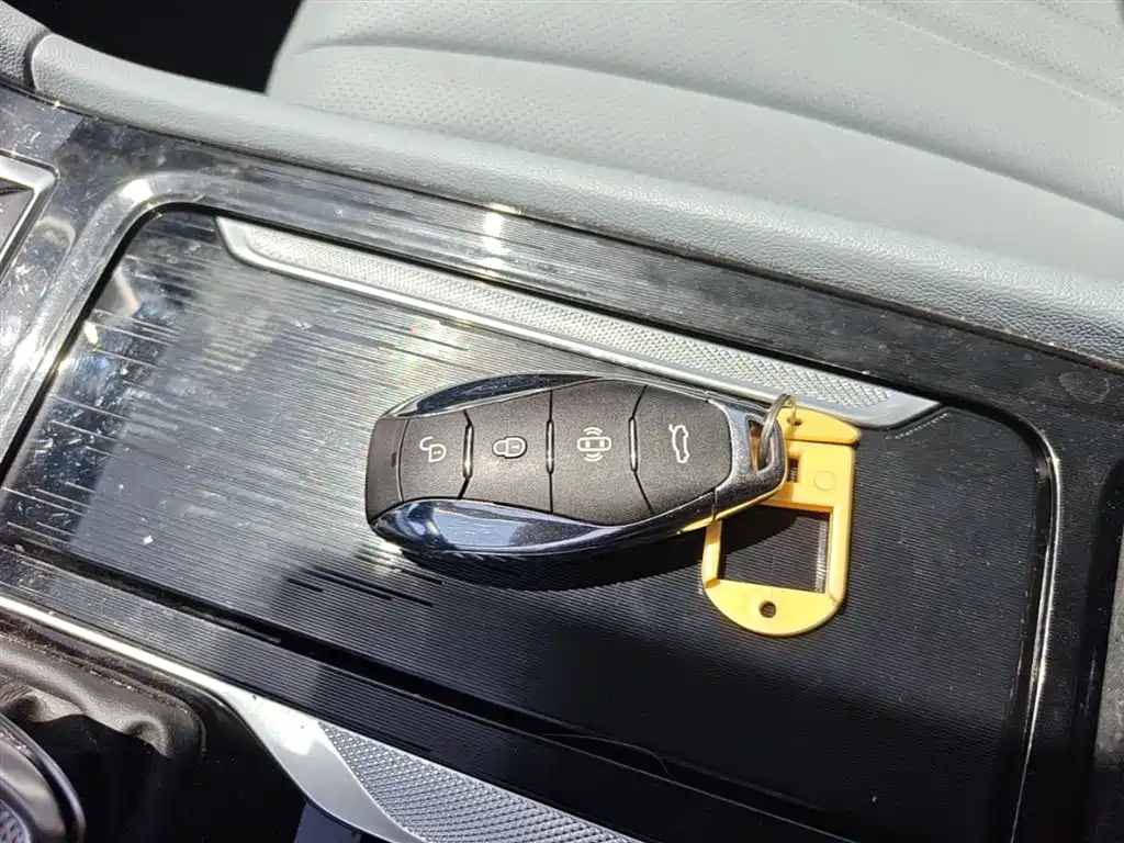 Hongqi H5 PHEV 2025 170 Super Hybrid Edition фото 9