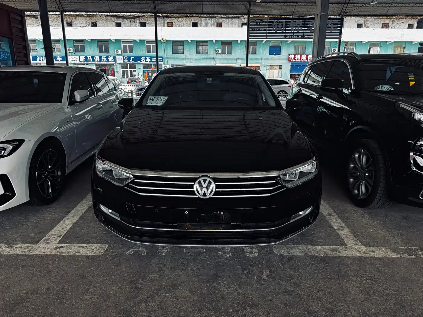 Volkswagen Magotan 2018 Facelift 330TSI DSG Luxury фото 2