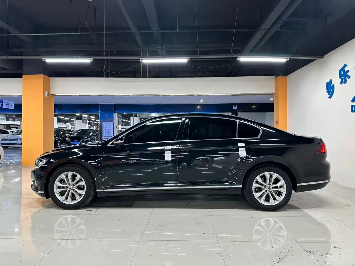 Volkswagen Magotan 2019 330TSI DSG Luxury Class China VI фото 9
