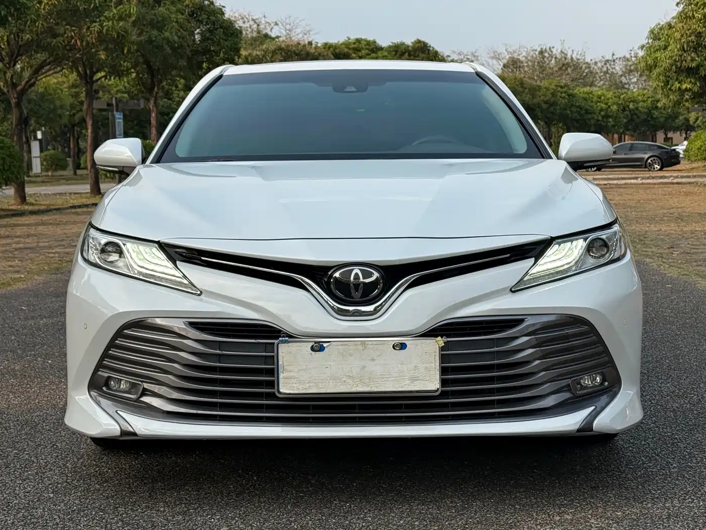 Toyota Camry 2018 2.0G Luxury Edition фото 2