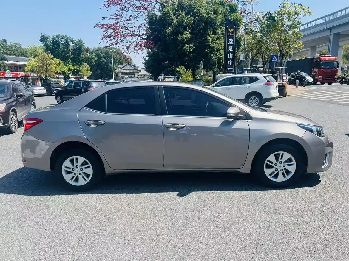 Toyota Corolla 2017 1.2T Manual GL фото 6