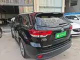 Photo 5 - Toyota Highlander