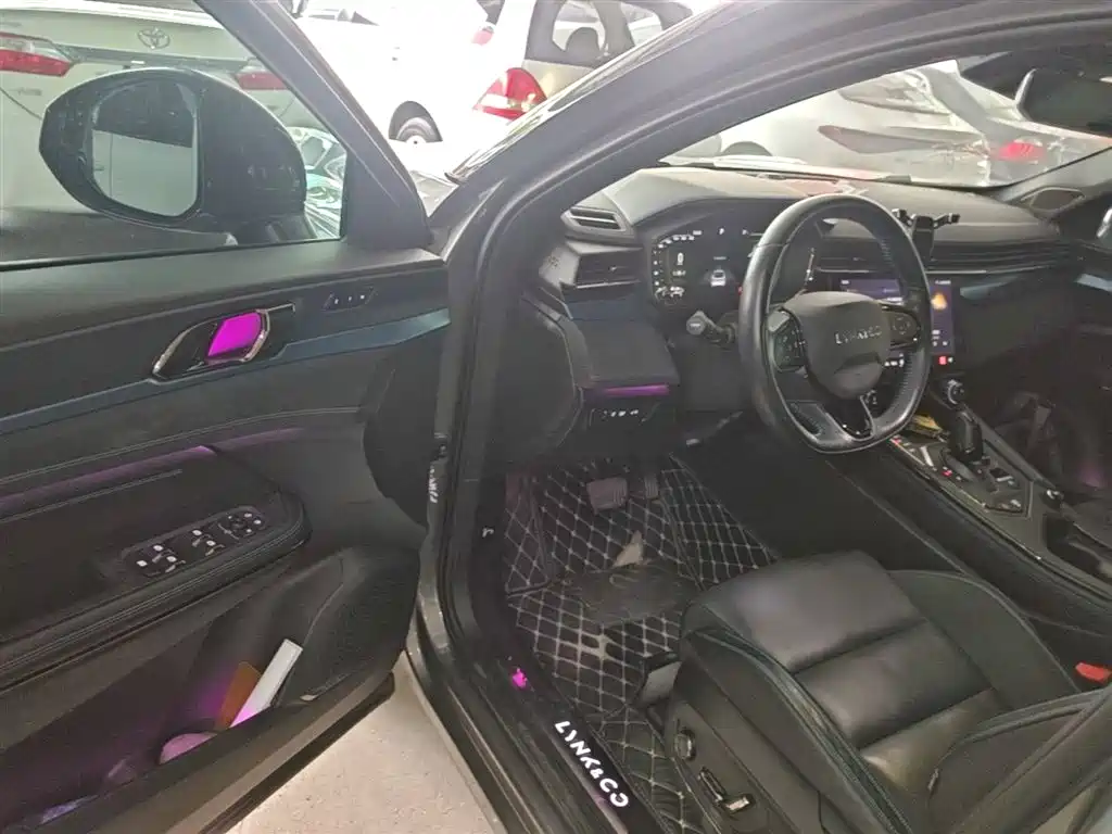 Lynk & Co 05 EM-P 2021 1.5TD PHEV HALO фото 16