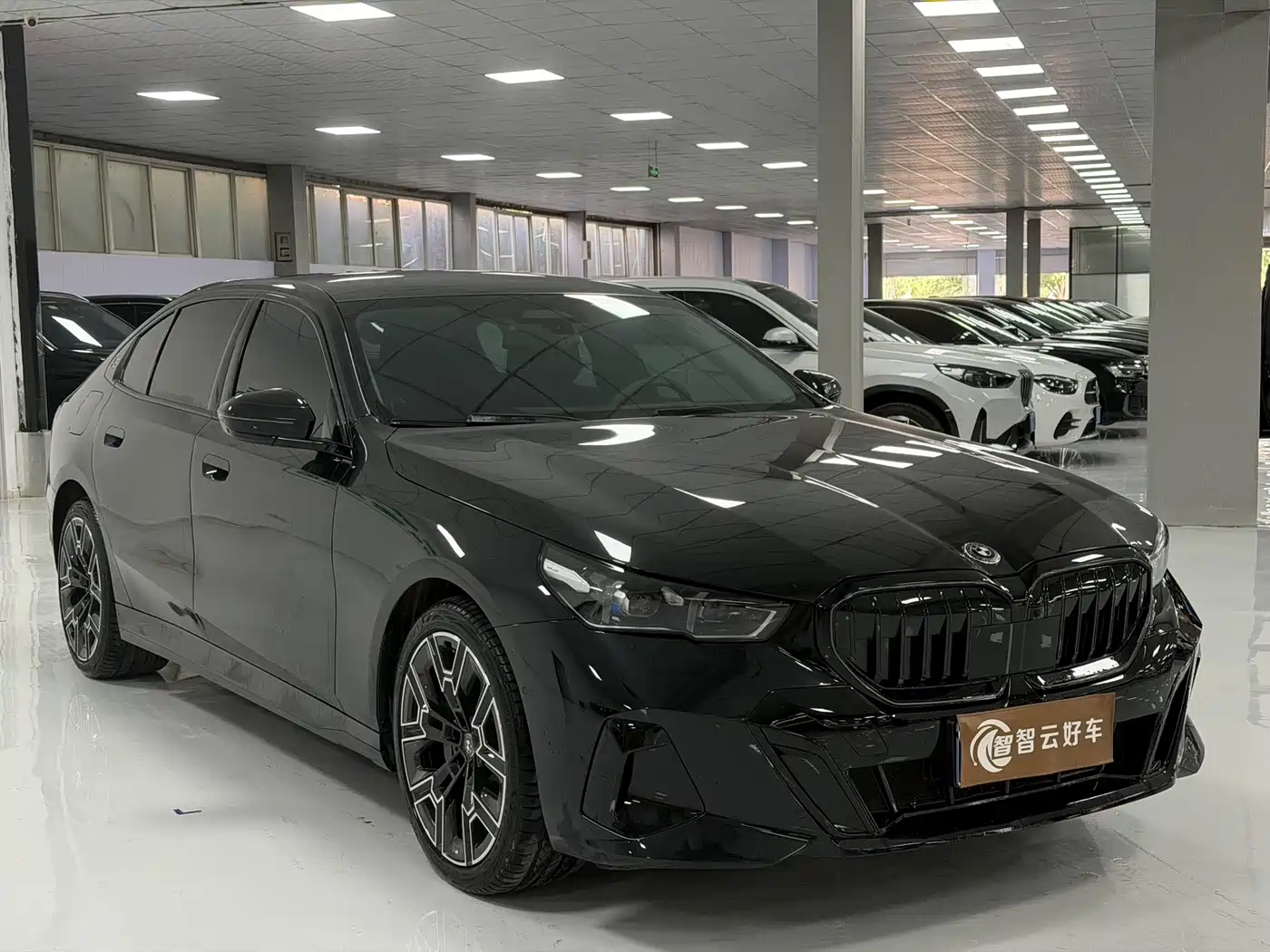 BMW 5 Series 2026 Model Year Facelift 530Li Exclusive M Sport Package фото 3