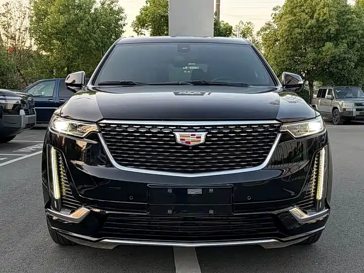 Cadillac XT6 2022 2.0T 6-Seater 4WD Luxury Edition фото 2