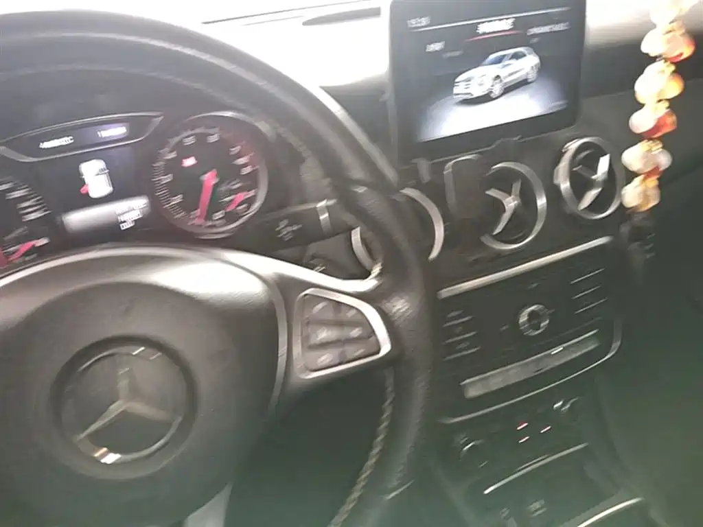 Mercedes-Benz GLA 2018 GLA 200 Dynamic фото 14