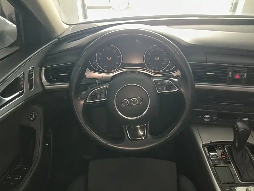 Фото 11 - Audi A6 (Import)