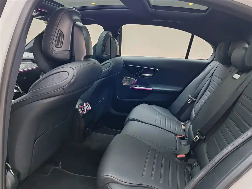 Mercedes-Benz C-Class 2024 C 260 L Night Edition Sport фото 20