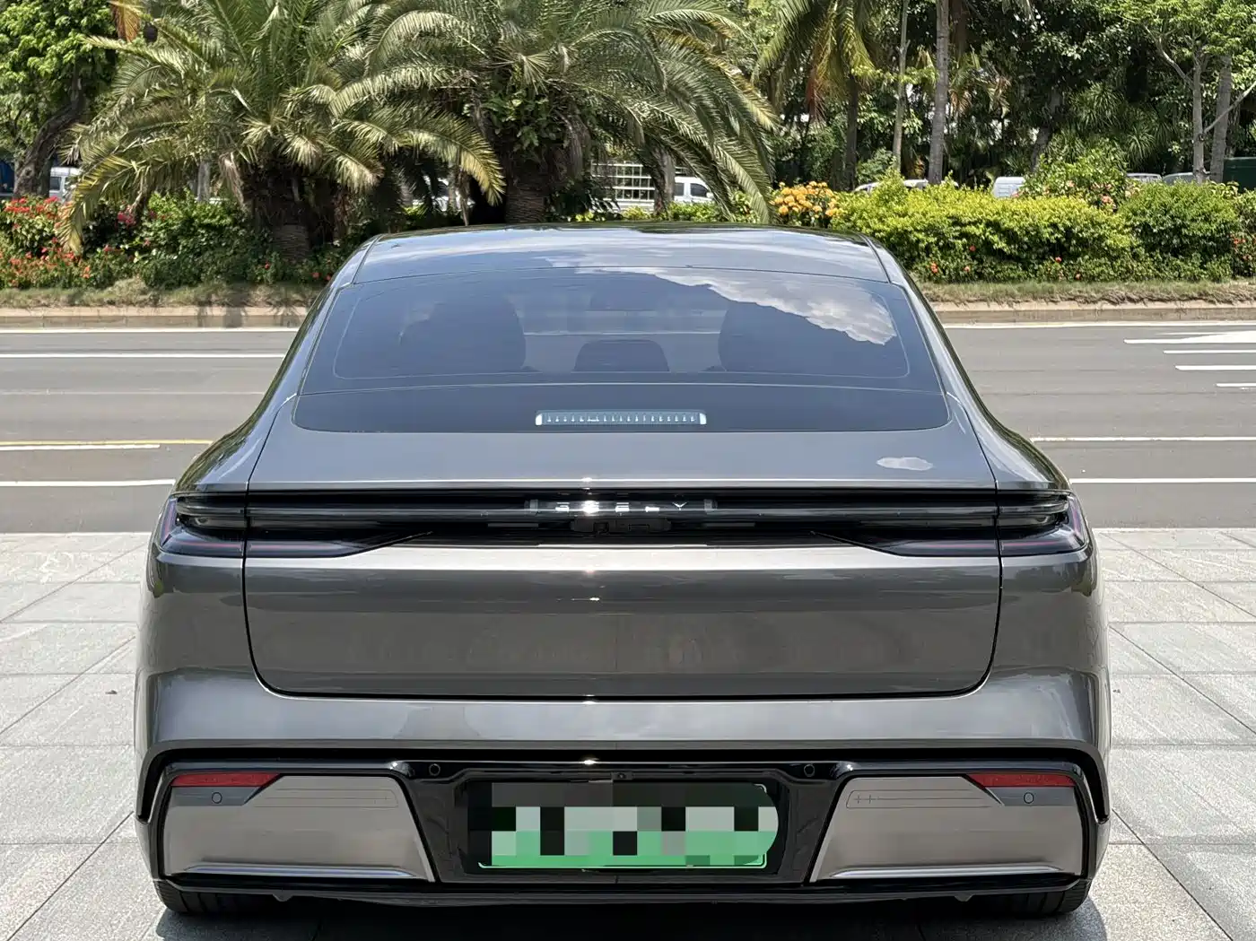 Geely Galaxy Galaxy E8 2025 575km Voyage Smart Drive Edition фото 9