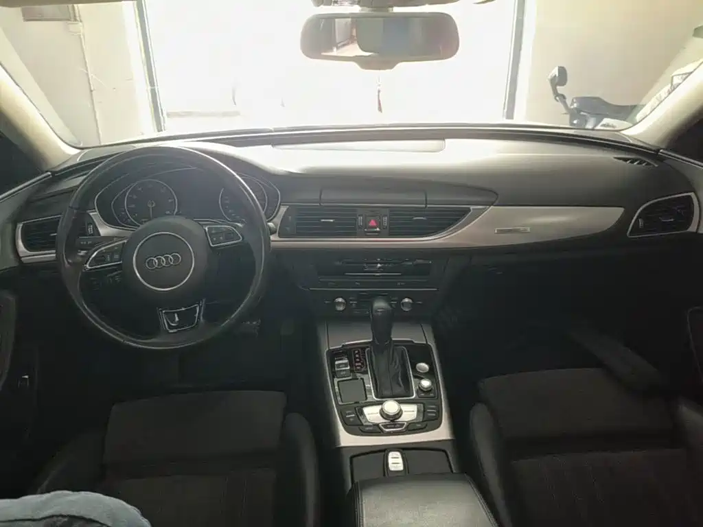 Фото 10 - Audi A6 (Import)