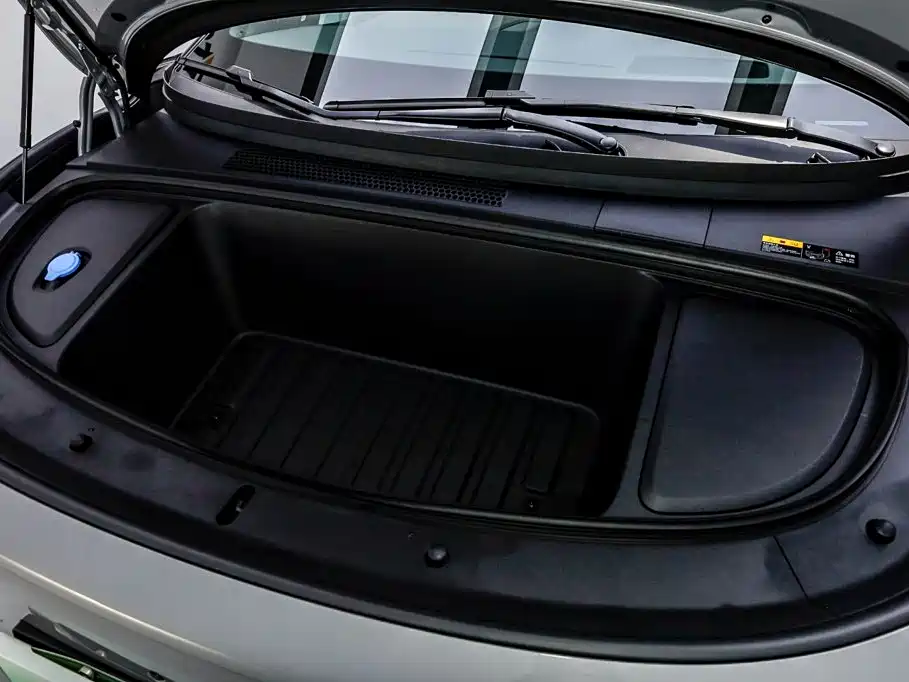 Li Auto i6 2026 2025 4WD Base Model