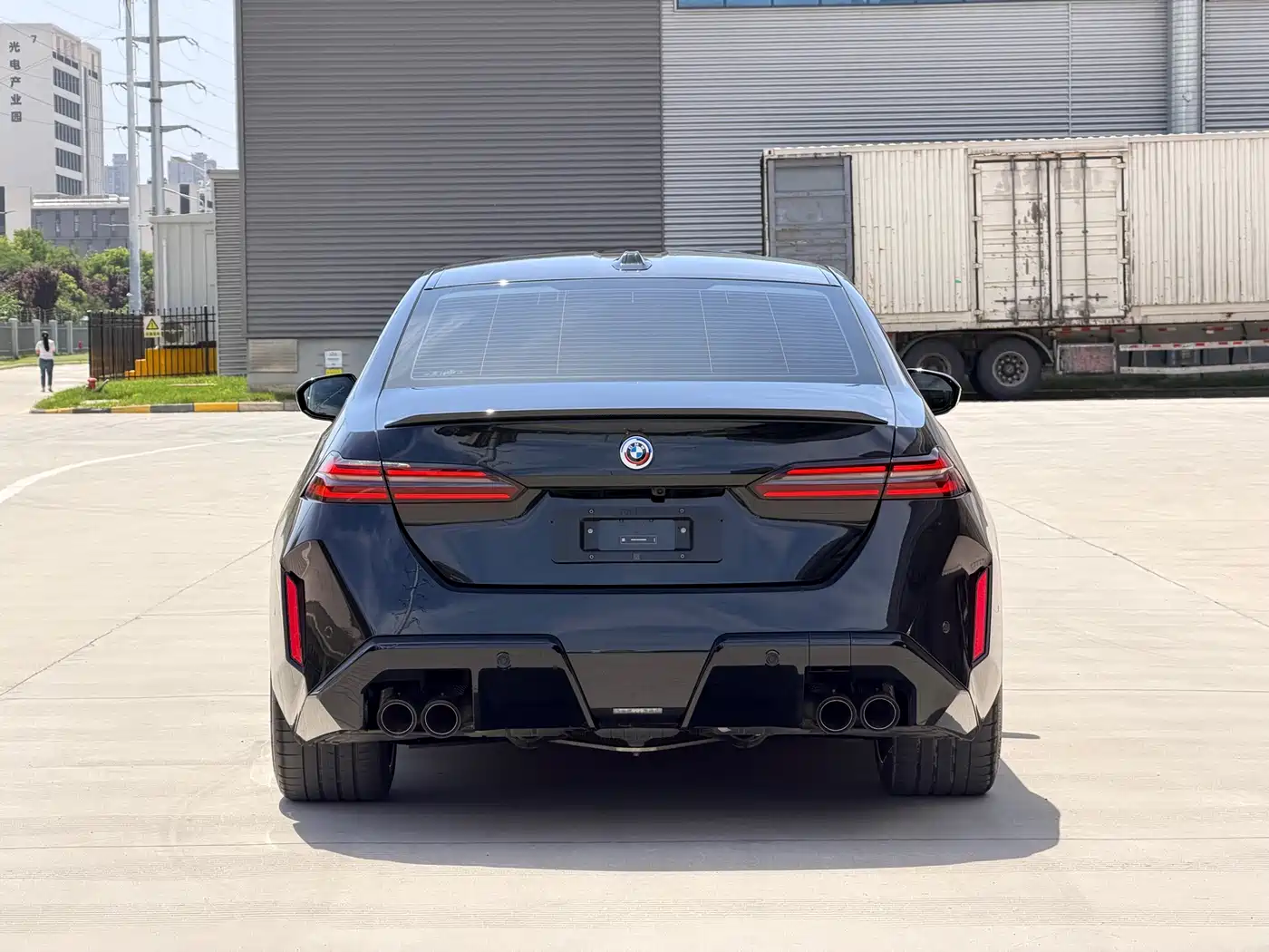 BMW M5 New Energy 2025 M5 фото 5