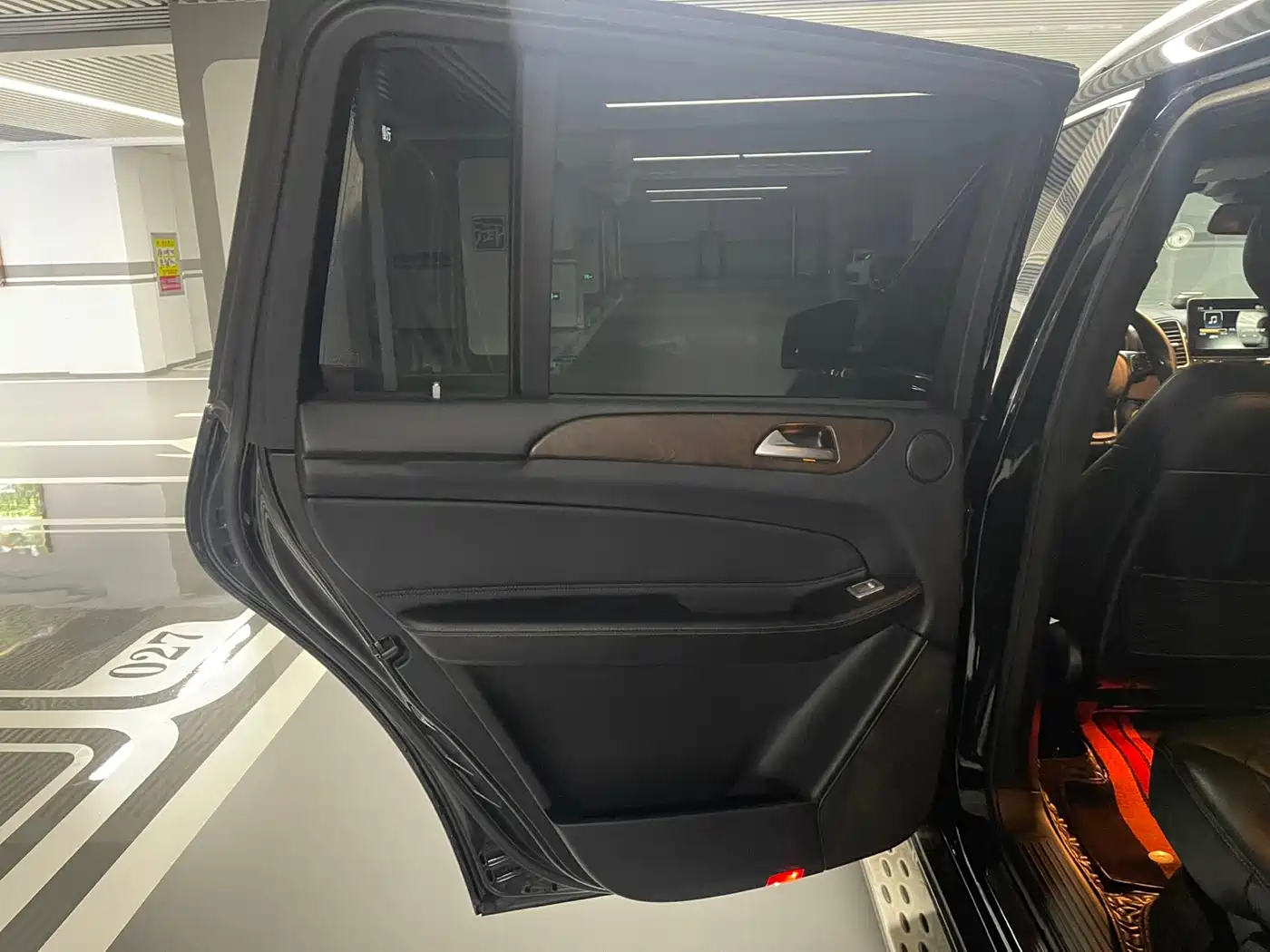 Mercedes-Benz GLS 2017 GLS 400 4MATIC Fashion фото 12