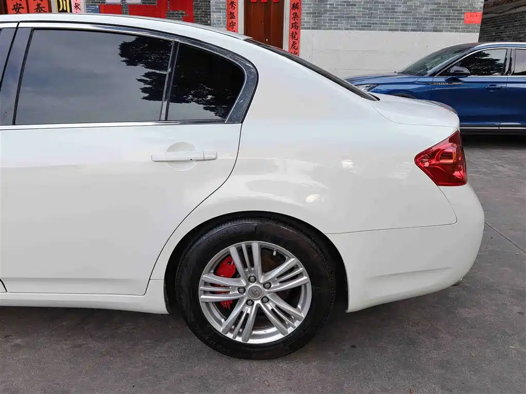 Infiniti G Series 2013 G25 Sedan Luxury Sport Edition фото 28