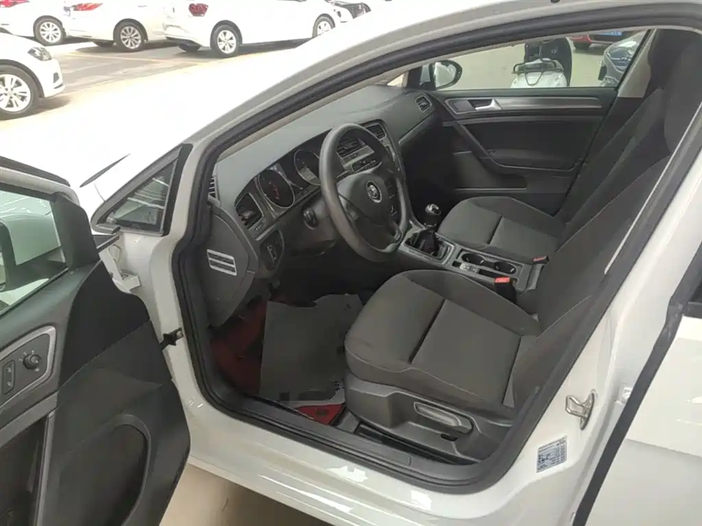 Volkswagen Golf 2016 1.6L Manual Fashion фото 16