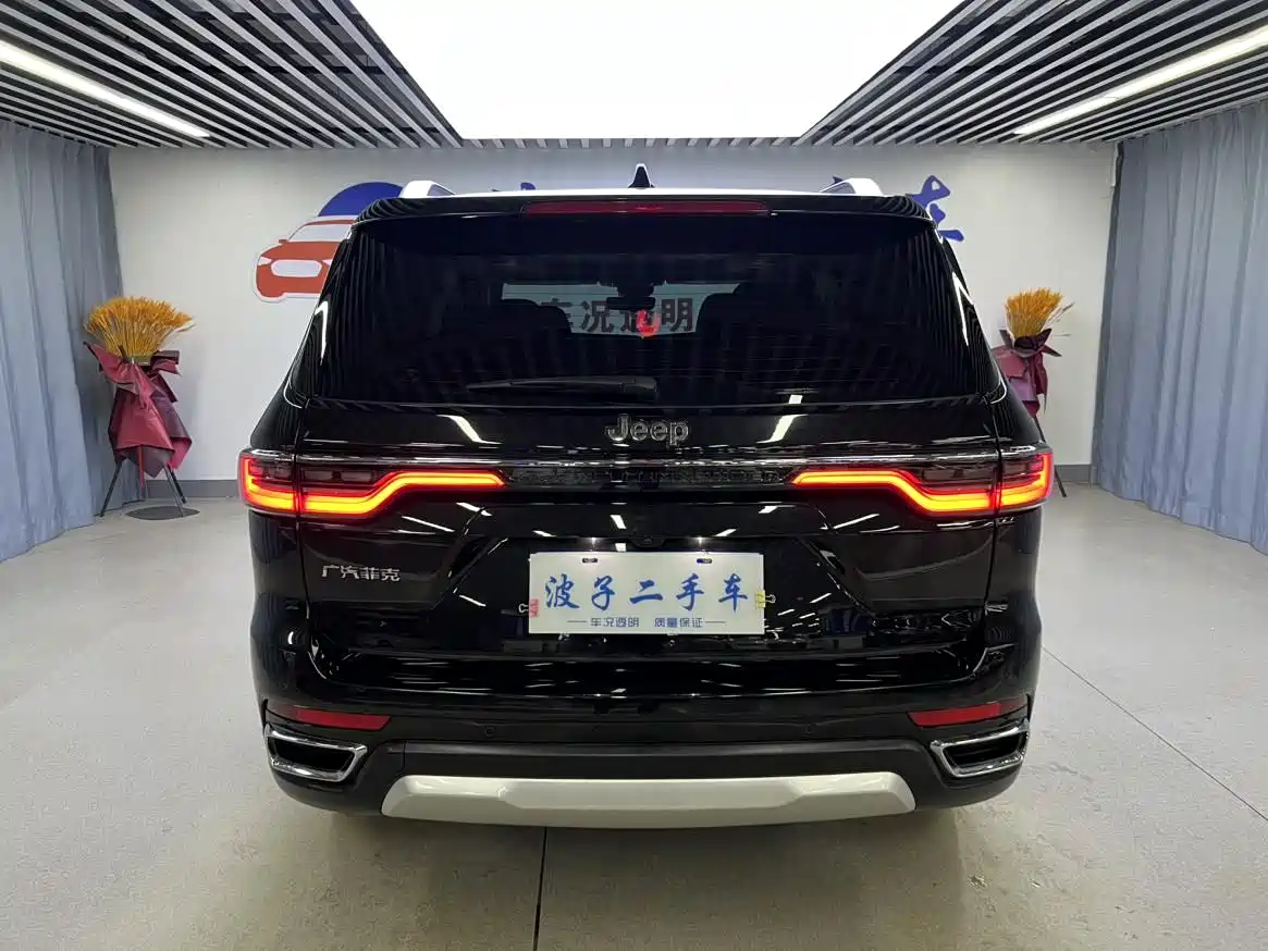 JEEP GRAND COMMANDER