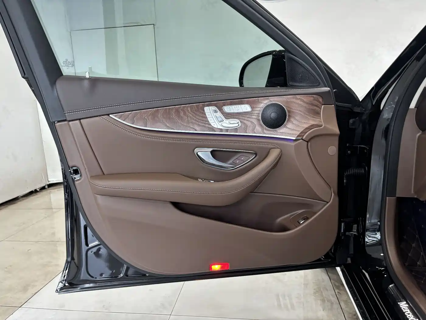 Mercedes-Benz E-Class 2023 Facelift E 300 L Fashion фото 10