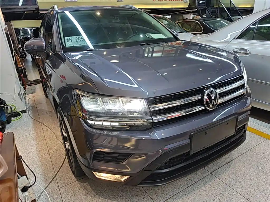VOLKSWAGEN TUYUE