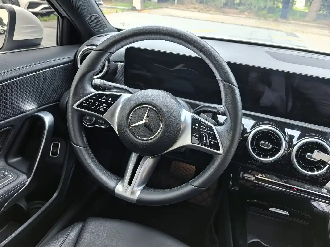 Mercedes-Benz A-Class 2023 A 200 L Dynamic фото 4